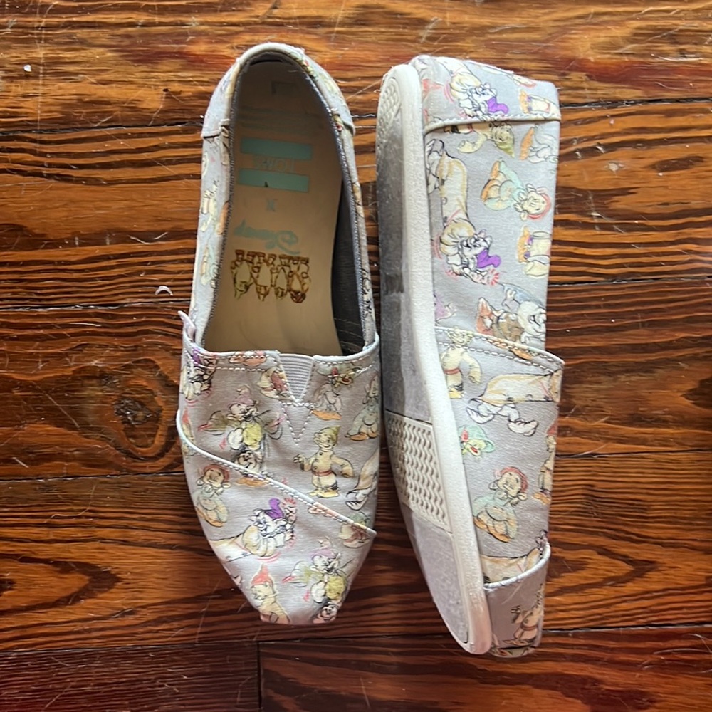 Disney X TOMS Seven Dwarfs Alparagata Shoe | TOMS | Size: 7.5
